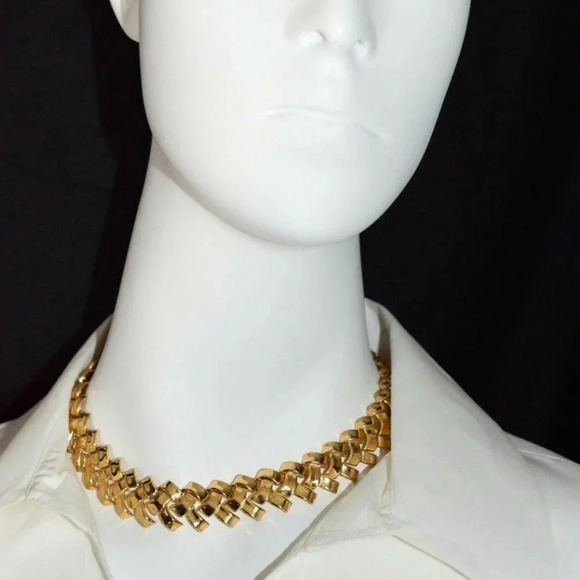TRIFARI Patent Pending Basket Weave Necklace - Picture 1 of 5